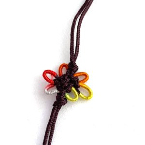 中国結びが出来てる!ストラップ紐セット