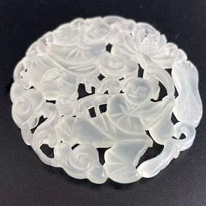 唐子童子柄の翡翠両面透かし彫パーツ