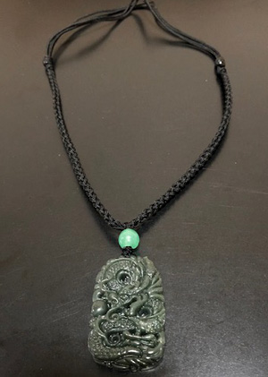 上海灘工房翡翠ペンダント(龍)