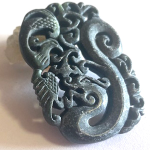アンティーク仕上げ龍の翡翠モチーフ(黒系)