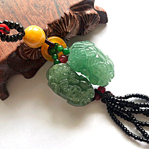 翡翠WヒキュウのBAG飾り&タッセル