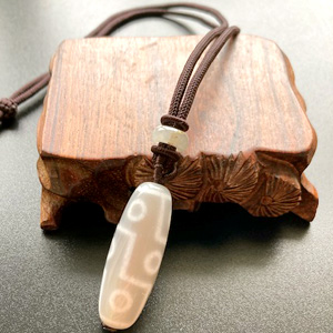 :9眼天珠レアネックレス