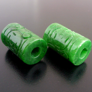 全面彫りの円筒形翡翠パーツ