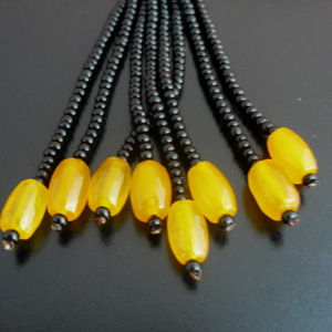 黄翡翠とオニキスの「房」が出来てる!