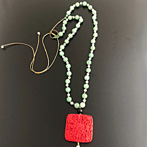 上海灘工房堆朱・翡翠ペンダント 全体画像