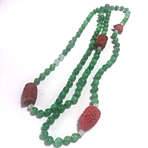翡翠堆朱ネックレスの全体イメージ